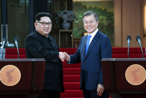 The leaders of North Korea (Kim Jong-un, left) and South Korea (Moon Jae-in, right) agreed to try and bring peace to their countries.