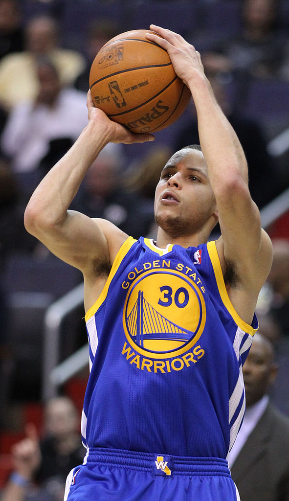 Stephen Curry of Golden State Warriors scored 37 points.