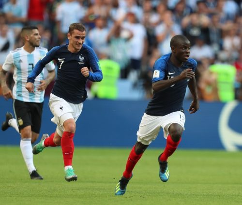 This photo of a celebrating Macron captures the excitement of France's World  Cup win.