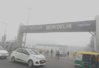 Low visibility due to Smog at New Delhi railway station 31st Dec 2017 9:20AM