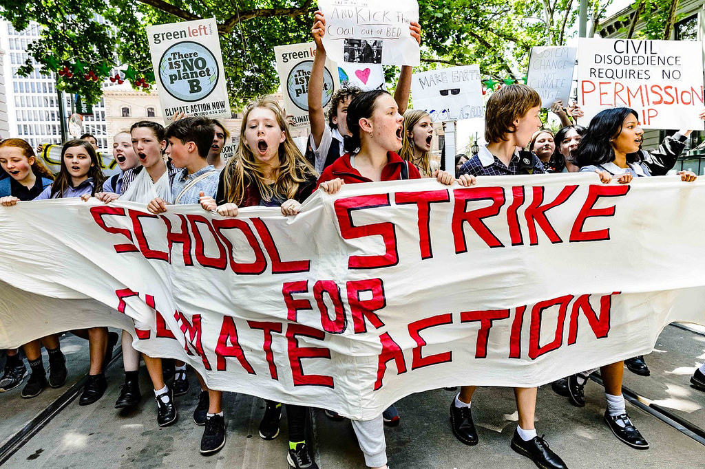 Thousands of Australian Students Protest for Climate Action News For Kids