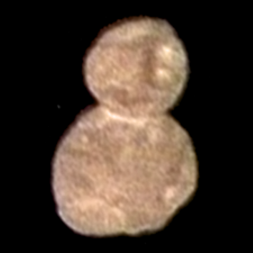 The first color image of Ultima Thule, taken at a distance of 85,000 miles (137,000 kilometers) at 4:08 Universal Time on January 1, 2019, highlights its reddish surface.
