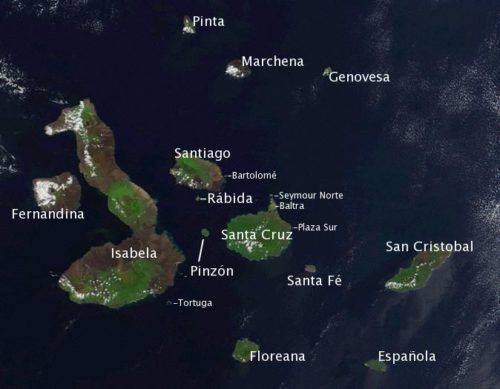 Satellite photo of the Galapagos islands overlayed with the Spanish names of the visible main islands.