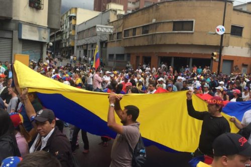 Thousands of protesters march in Caracas, Venezuela for Juan Guaidó./Miles de personas se concentrarn en diferentes puntos de la ciudad en Caracas, Venezuela para participar de la marcha convocada por la Asamblea Nacional contra el régimen de Nicolás Maduro.