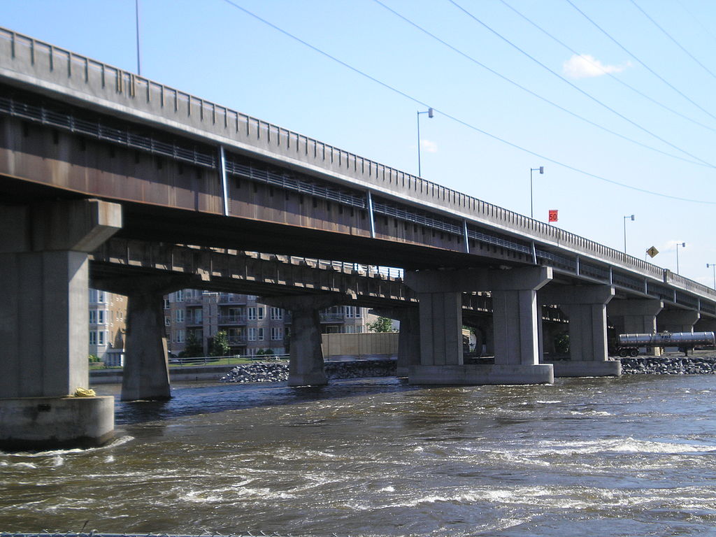 Westbound span of the Galipeault Bridge. This picture was taken during reconstruction of the eastbound span.