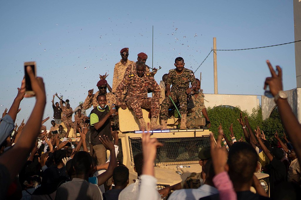 Part of the sudanese Army defended protestors against security forces