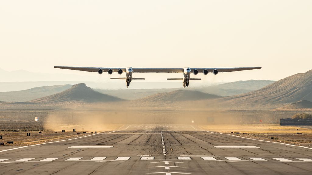 Stratolaunch in the air.