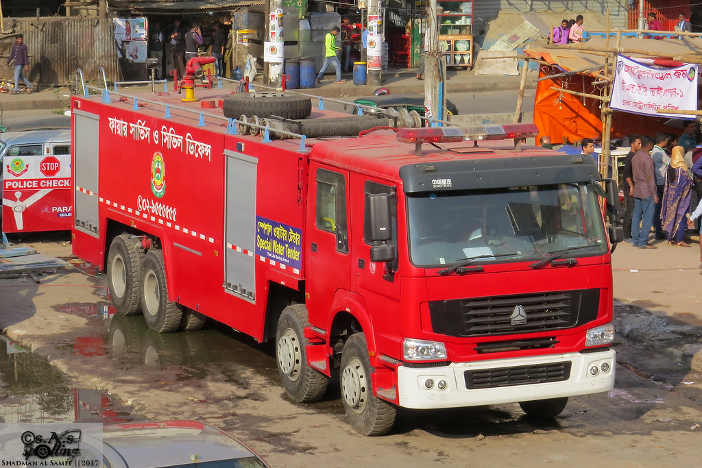 Bangladesh Fire Service and Civil Defence SPV-SinoTruk 320 water tender.