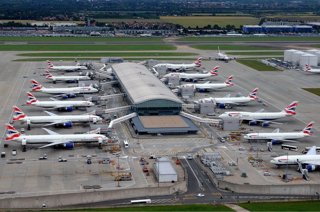 British Airways aircraft at Heathrow Terminal 5C