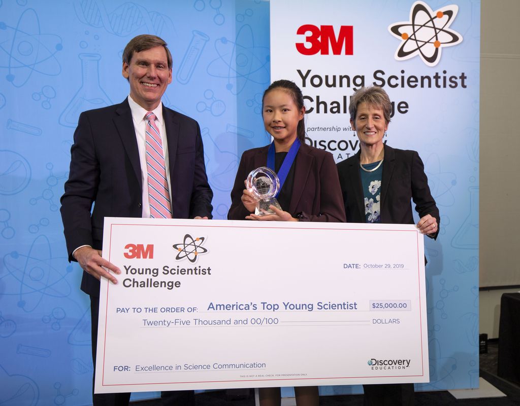Kara Fan accepts her award as the winner of the 3M Young Scientist Challenge