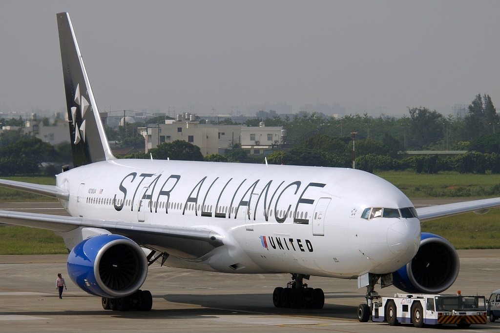 United Airlines Boeing 777 plane at Taipei Airport