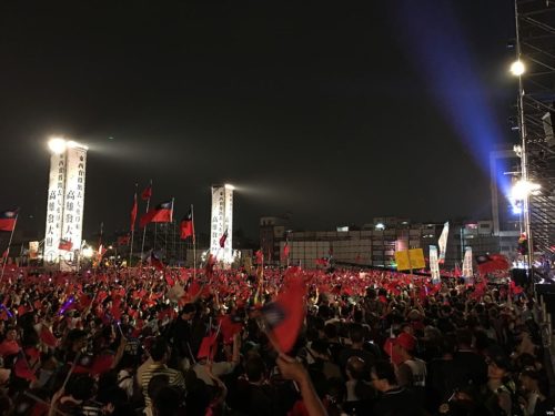 Han Kuo-yu's campaign rally in the evening of Fengshan, Kaohsiung, 17 November 2018.