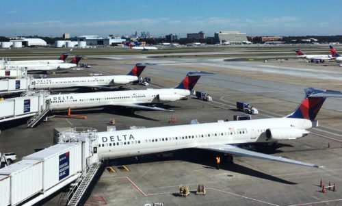 Delta Planes off of Delta Atlanta Concourse B ramp