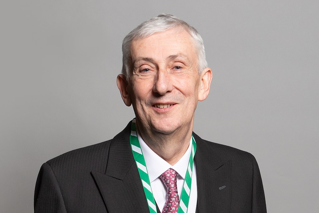 Official portrait of Rt Hon Sir Lindsay Hoyle MP