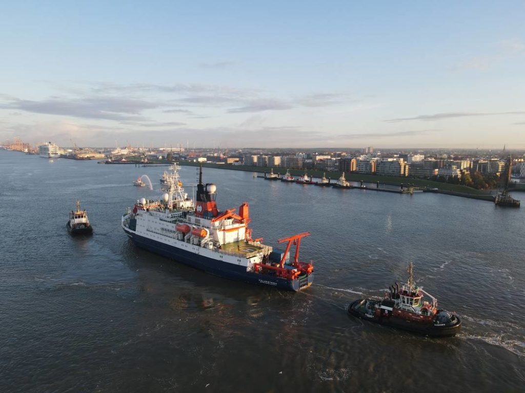 RV Polarstern arriving in Bremerhaven.