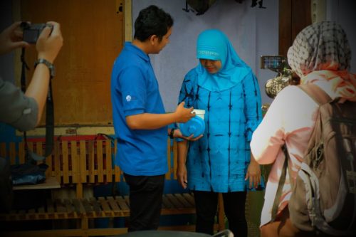 Community release of Wolbachia treated mosquitoes in Yogyakarta, Indonesia.