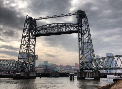 De Hef, officially Koningshaven Bridge, is a lift bridge over the Koningshaven river in Rotterdam.