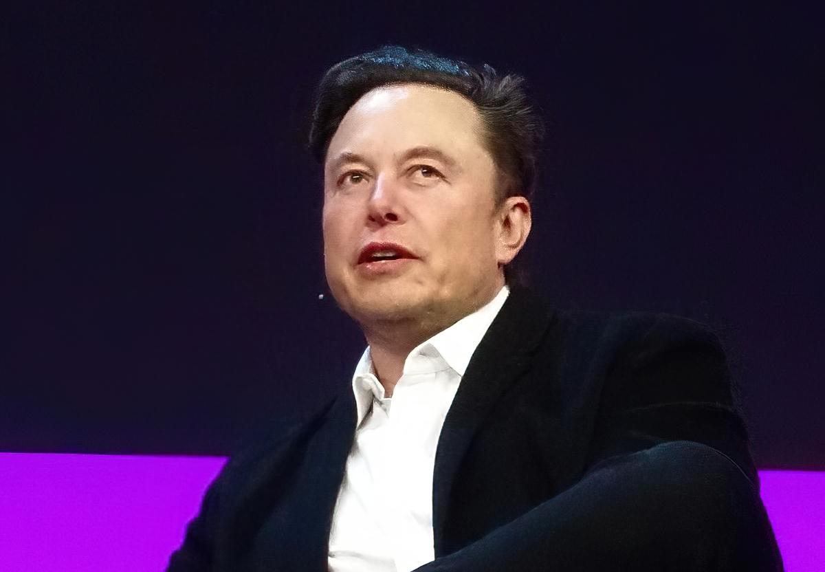 Маск продал. Elon Musk 2022. Элон Маск внук Магомаева. Elon Musk twitter. Could Elon Musk lose $44 billion in three Days?.