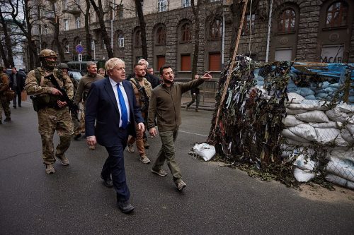 President of Ukraine Volodymyr Zelenskyy and Prime Minister of the United Kingdom Boris Johnson walked around the center of Kyiv.
