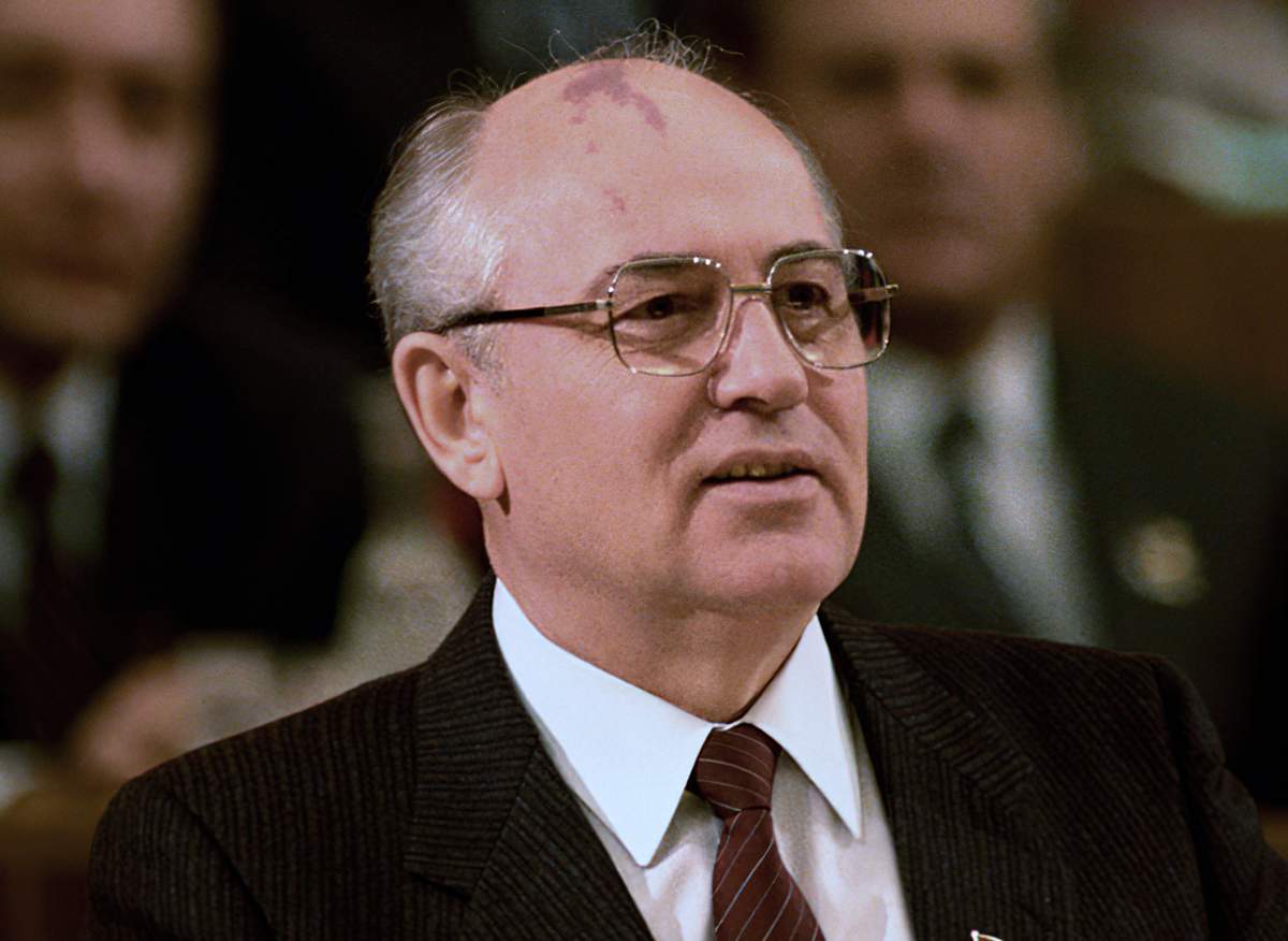 Mr. Gorbachev, Show Off This Bag - The New York Times