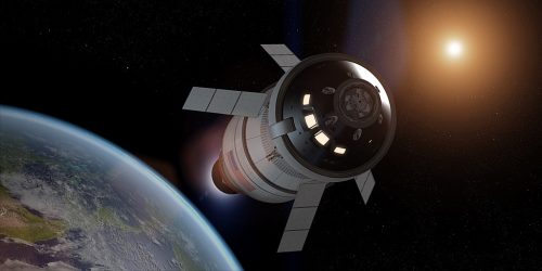 Illustration of the Orion capsule performing a trans-lunar injection burn, with the Earth in the background.